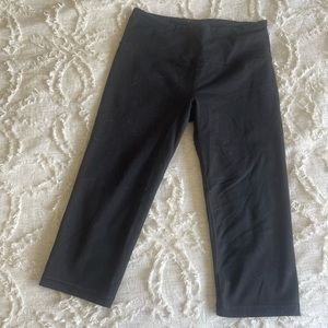 Victoria Secret Black Capri Leggings
